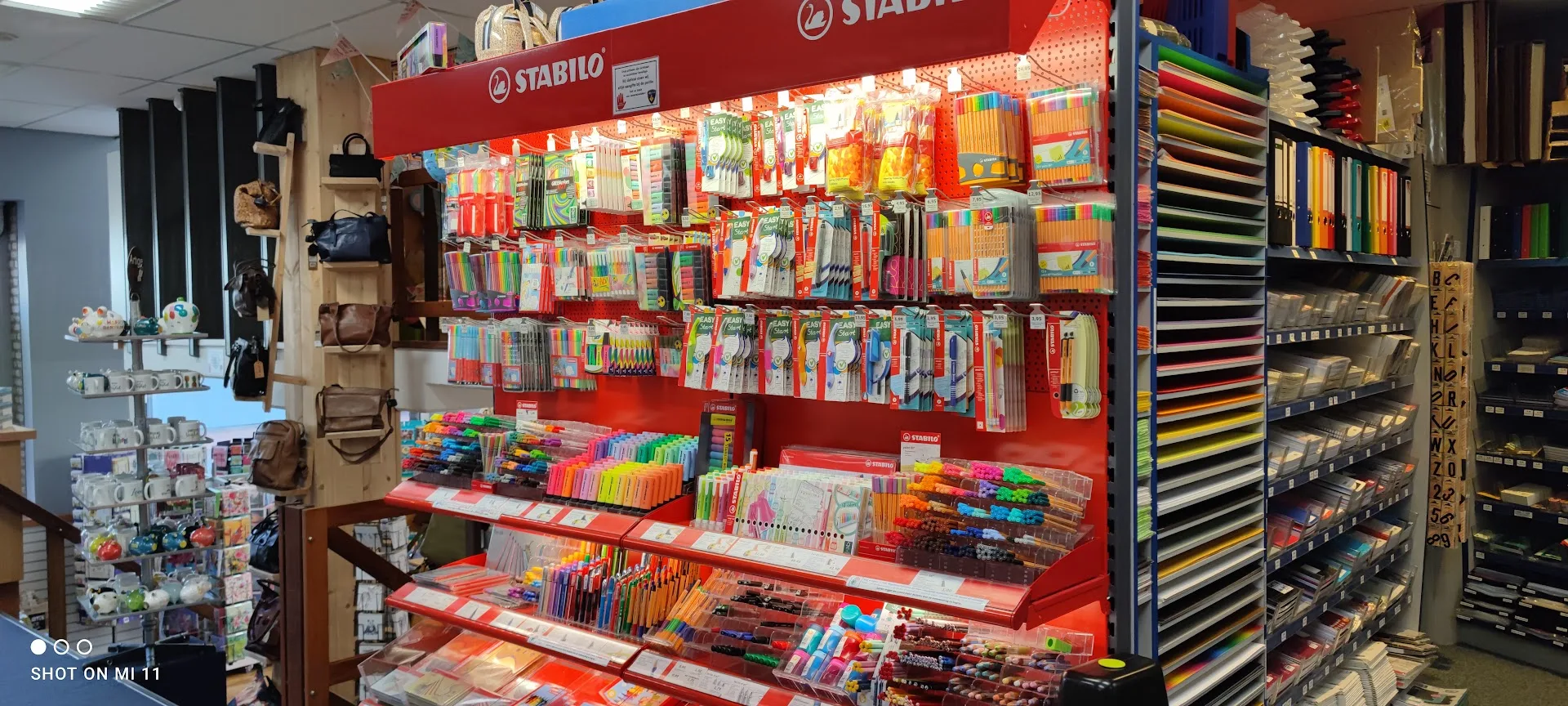 Boek- en Kantoorboekhandel Schellen — foto 2