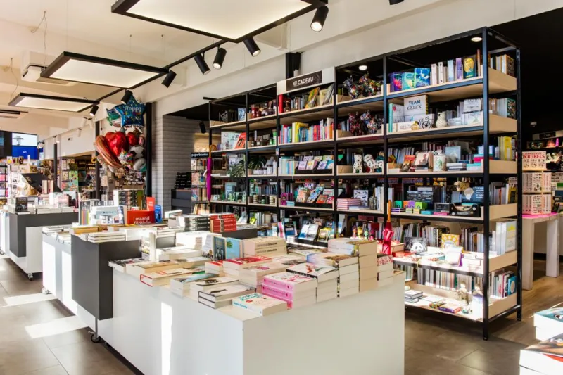 Boek- en Kantoorboekhandel Oonk — foto 2