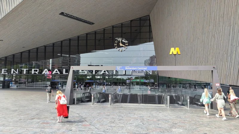 Relay Rotterdam Centraal Hal — foto 6