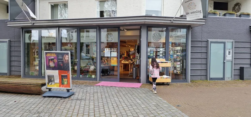 Boekhandel De Omslag — foto 2