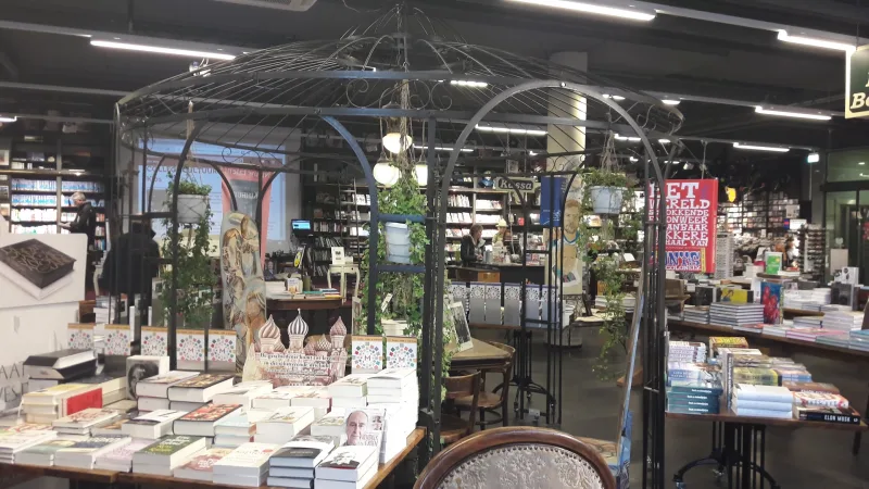 Boekhandel Van der Meer — foto 10
