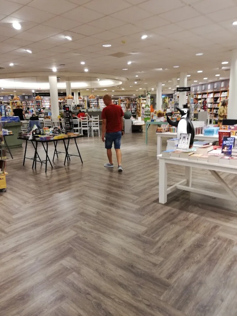 Dekker v.d. Vegt Boekverkopers — foto 10