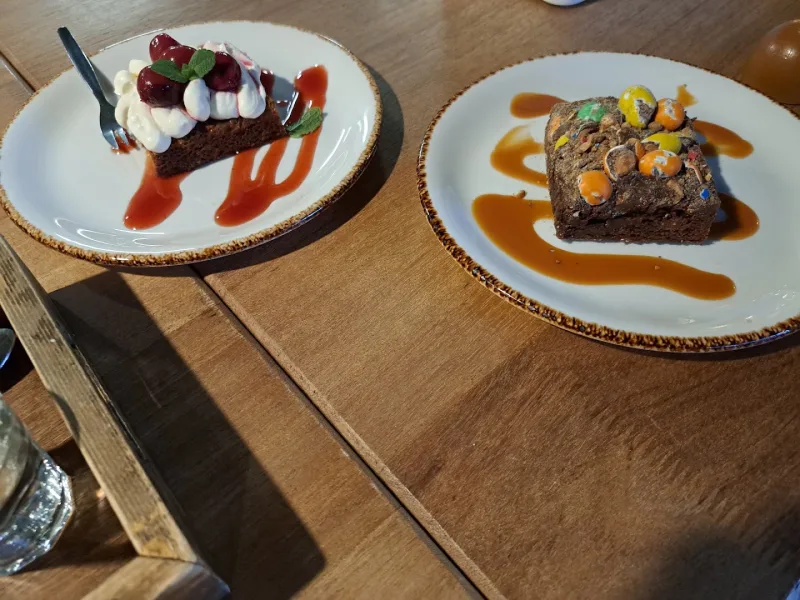 Van der Meer @ Brownies & Downies Katwijk (afhaalpunt, vooraf betaalde bestellingen) — foto 10