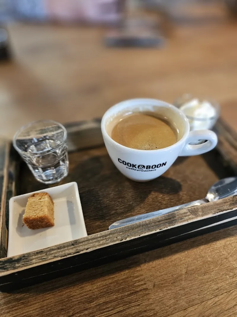 Van der Meer @ Brownies & Downies Katwijk (afhaalpunt, vooraf betaalde bestellingen) — foto 4