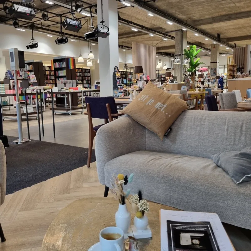 Boekhandel Voorhoeve — foto 6