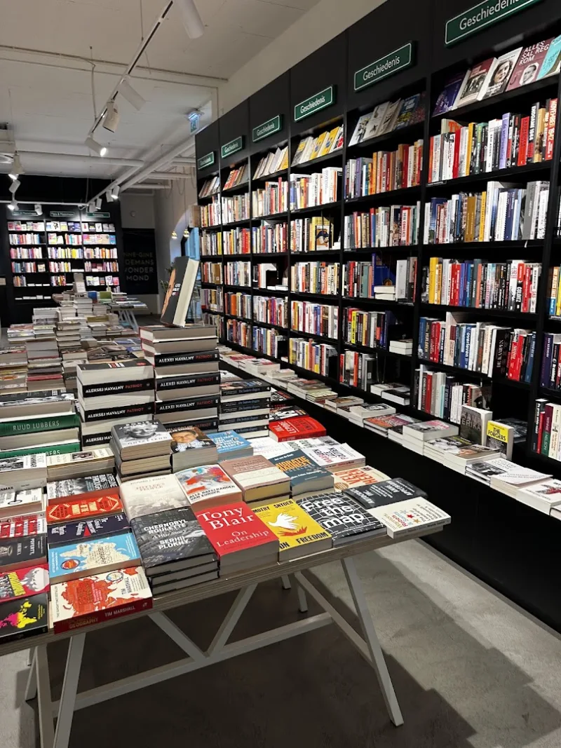 Van der Velde Boeken Groningen Grote Markt — foto 10