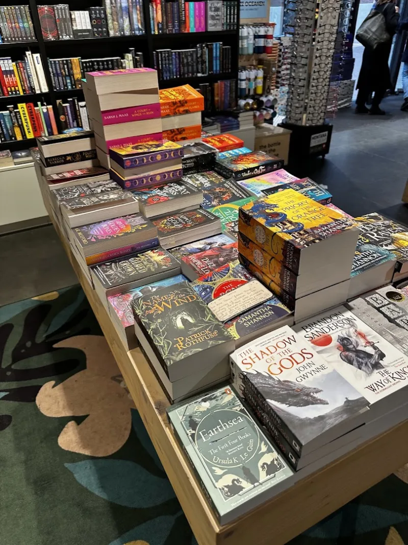Van der Velde Boeken Groningen Grote Markt — foto 7