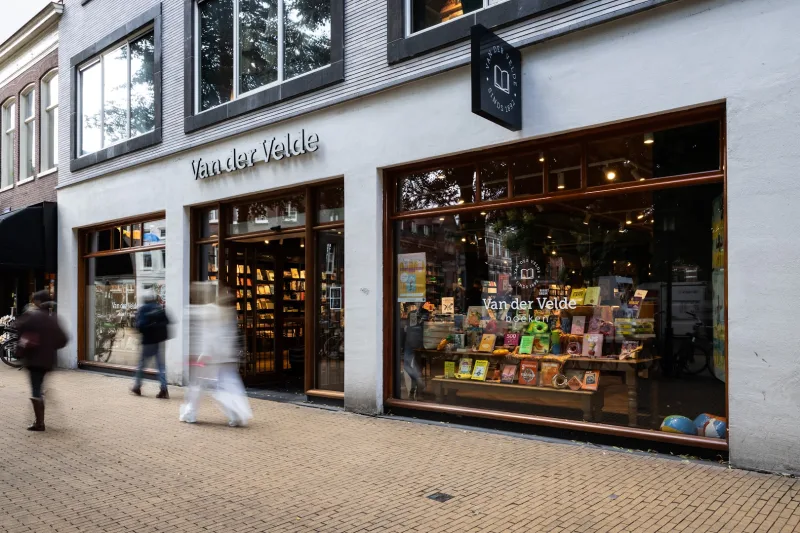 Van der Velde Boeken Groningen A-kerkhof — foto 4