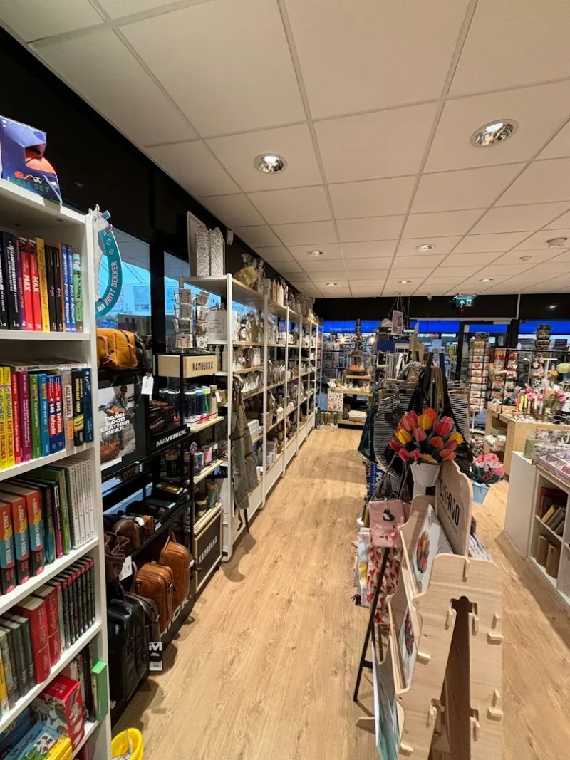 Boekhandel All you can give — foto 3