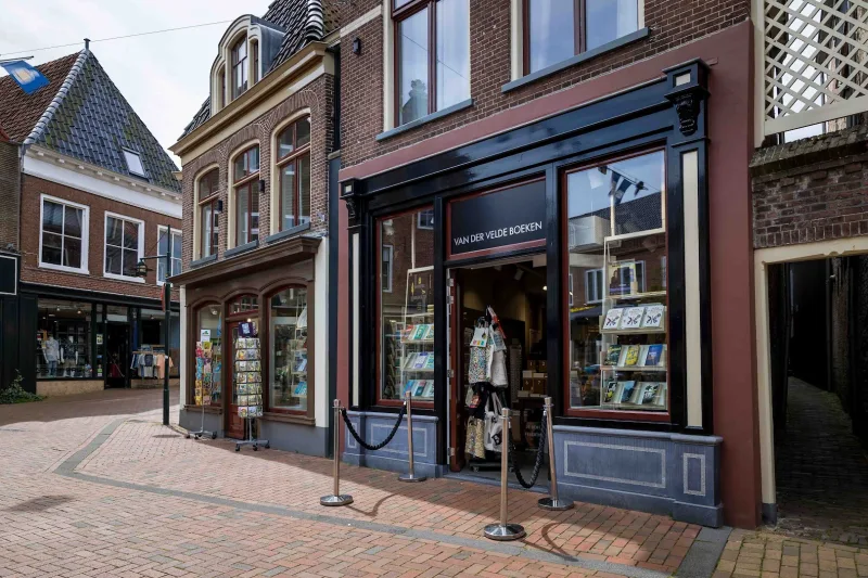 Van der Velde Boeken Dokkum — foto 2