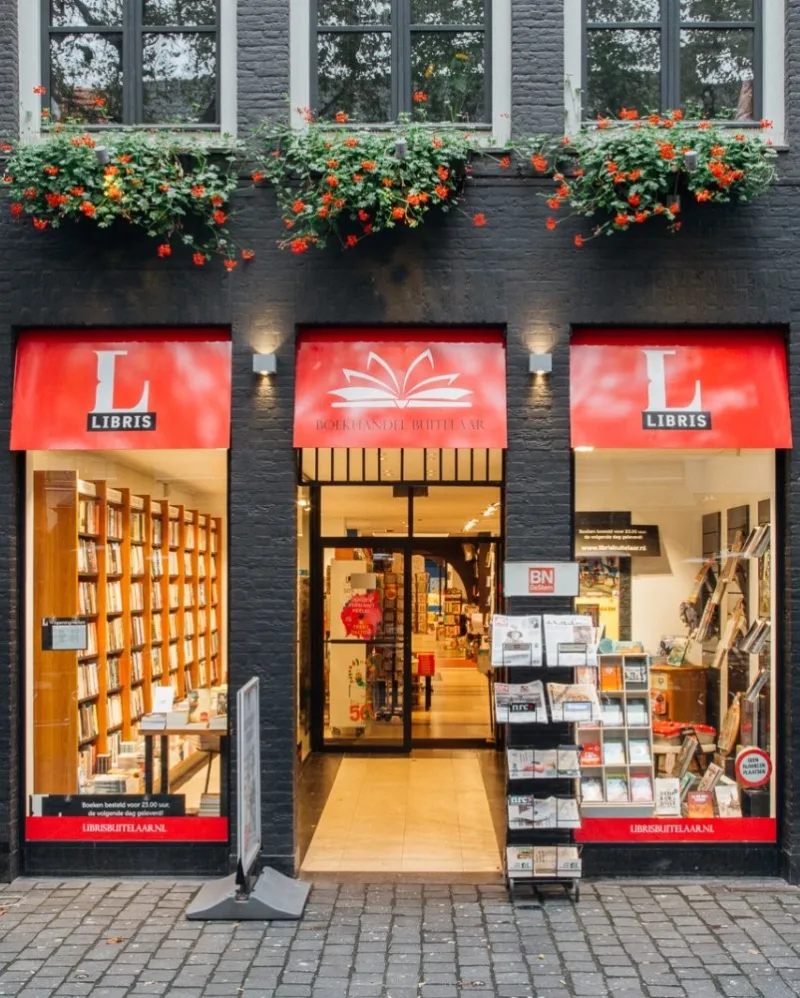 Boek- en Kantoorboekhandel Vives