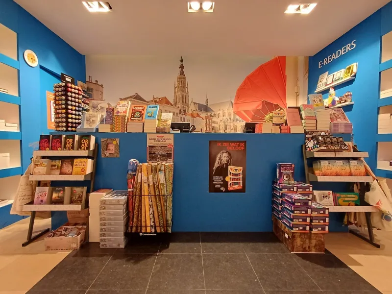 Boek- en Kantoorboekhandel Vives — foto 4