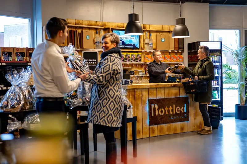 Bottled Service — foto 3