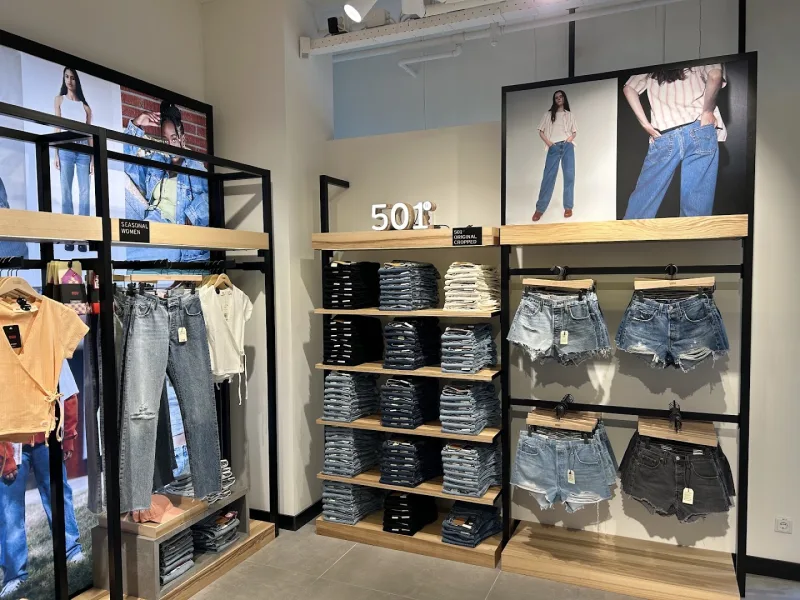 Levi's® Almere — foto 11