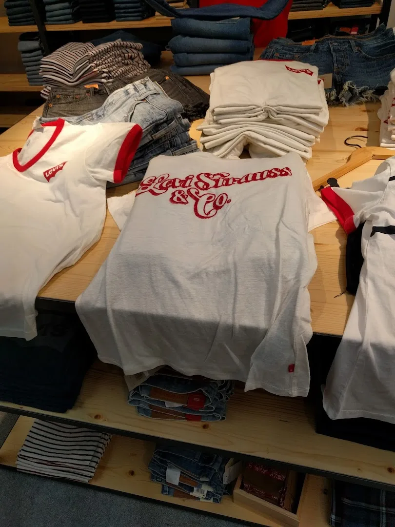 Levi's® Amsterdam Kalverstraat — foto 6