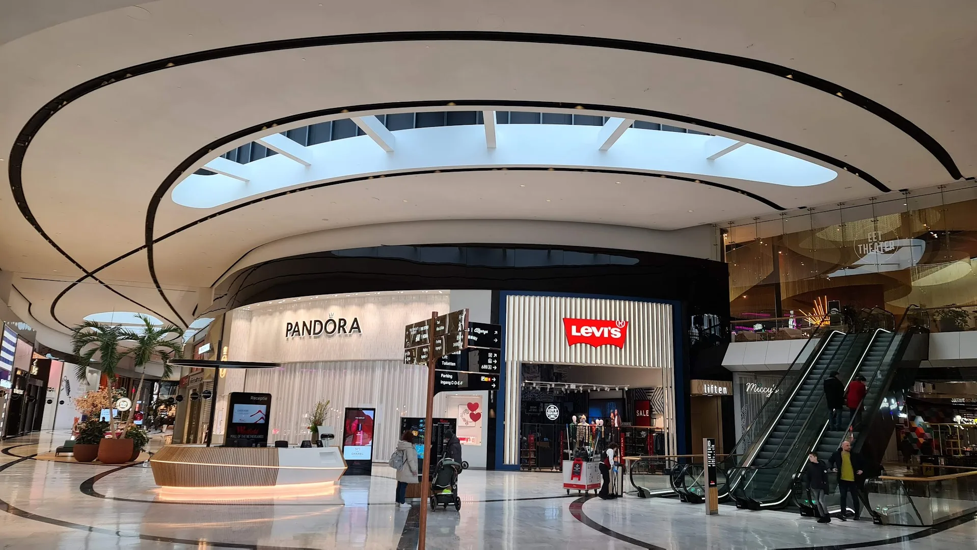 Levi's® Mall of the Netherlands — foto 8