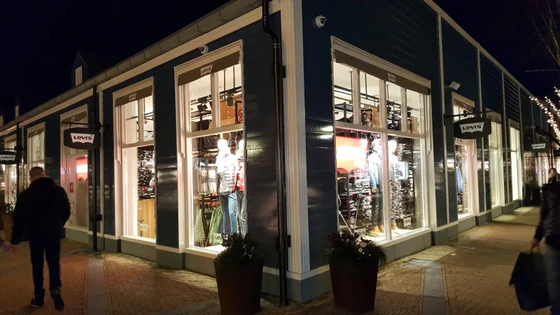 Levi's® Factory Outlet Bataviastad — foto 7