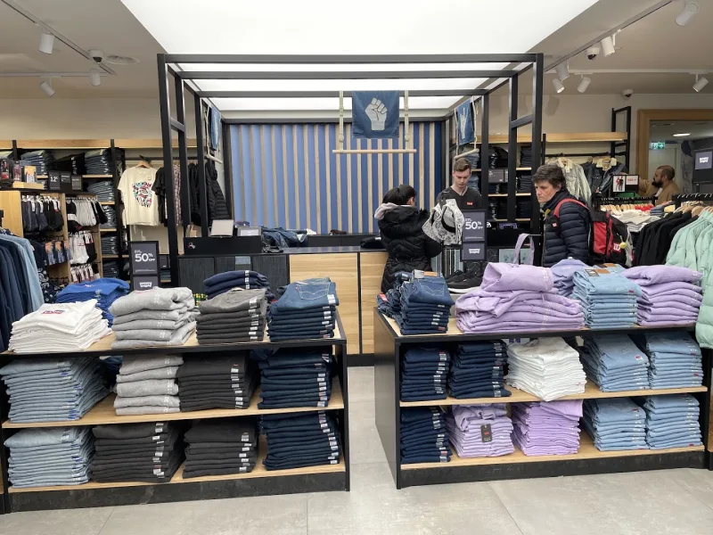 Levi's® Outlet Roermond Stadsweide — foto 3
