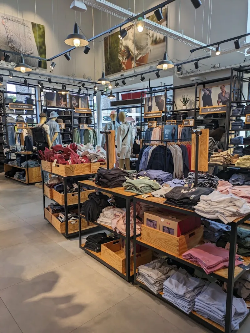 Levi's® Factory Outlet Roosendaal — foto 4