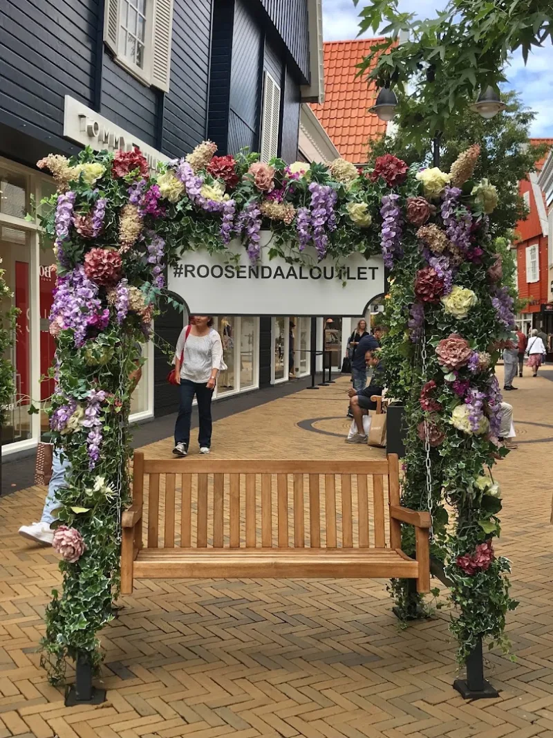 Levi's® Factory Outlet Roosendaal — foto 11