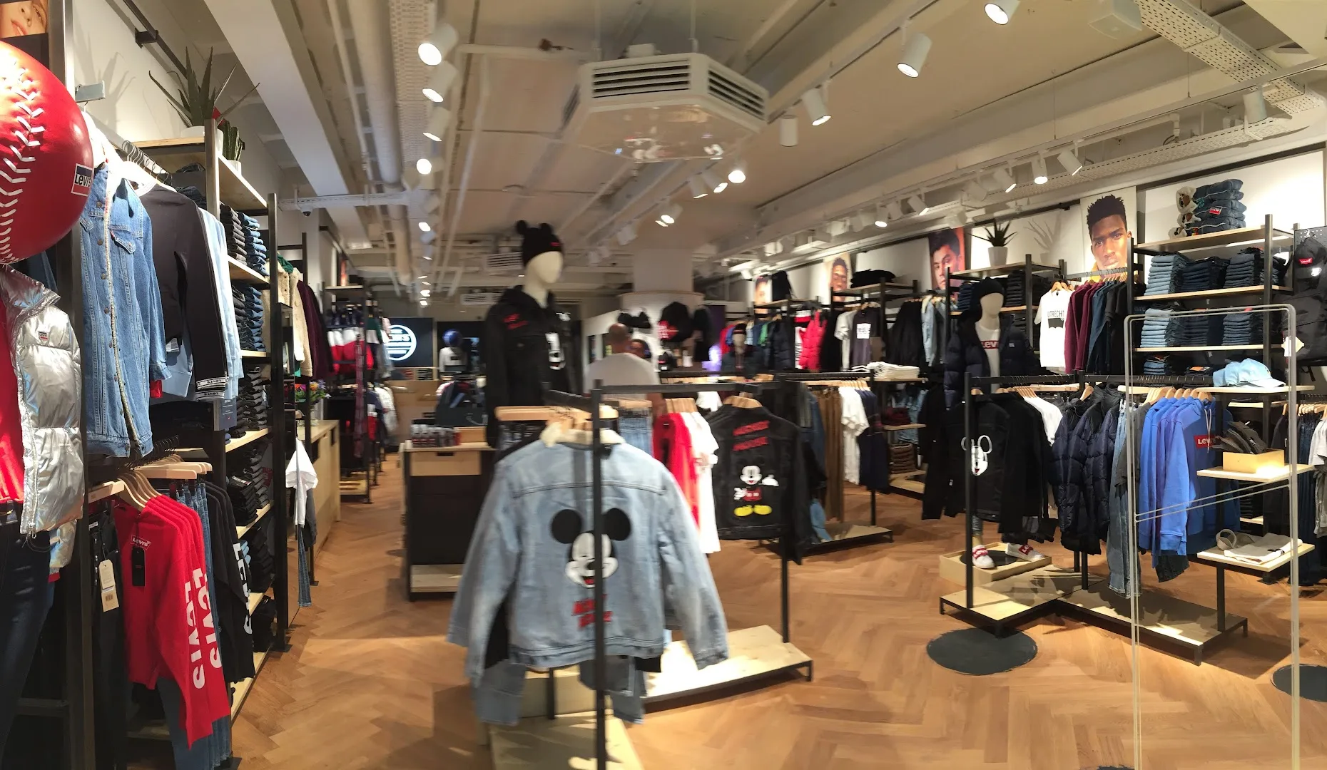 Levi's® Utrecht Elisabethstraat — foto 5