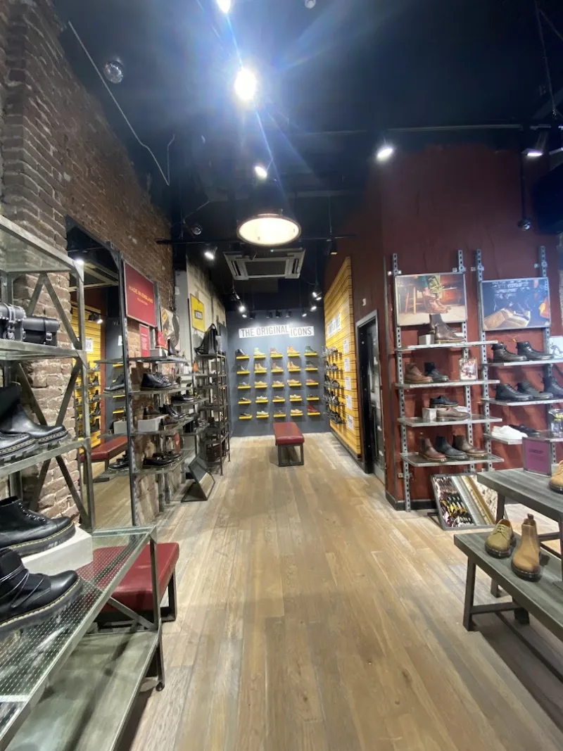 The Dr. Martens Store - Den Haag — foto 4