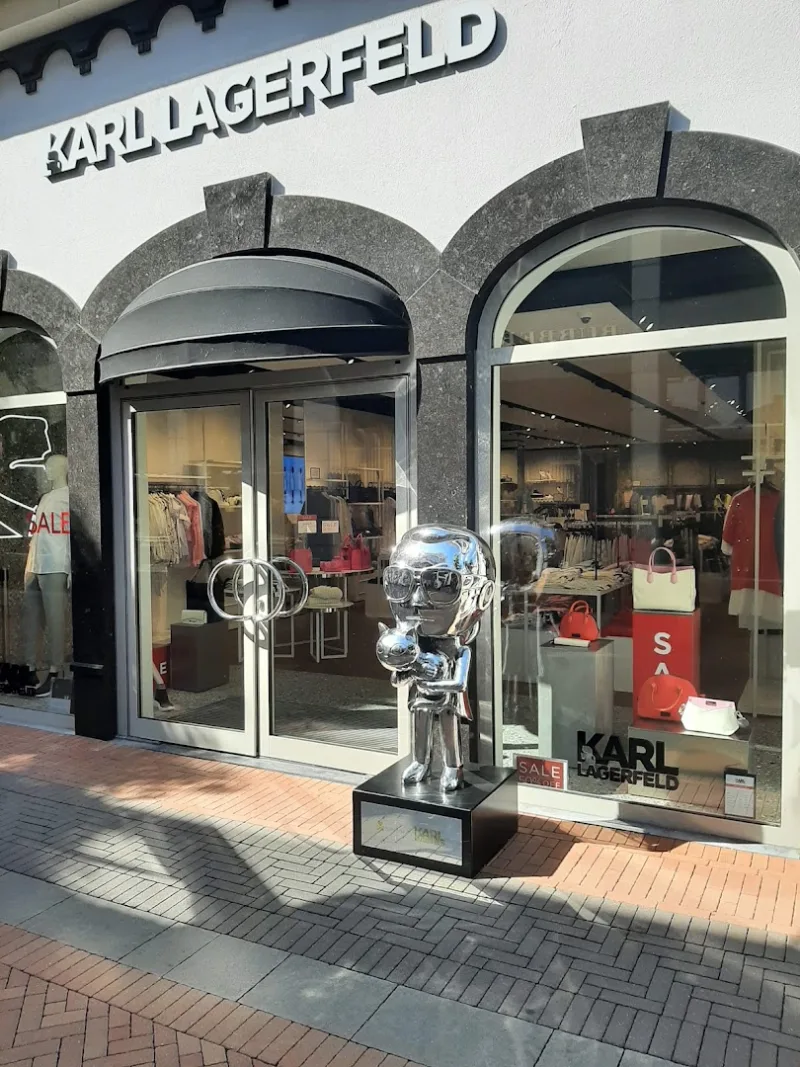 The Dr. Martens Store - Roermond (OUTLET) — foto 11