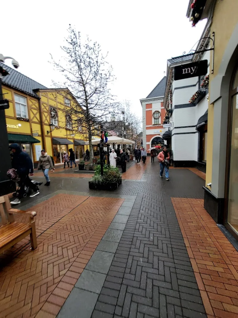 The Dr. Martens Store - Roermond (OUTLET) — foto 9