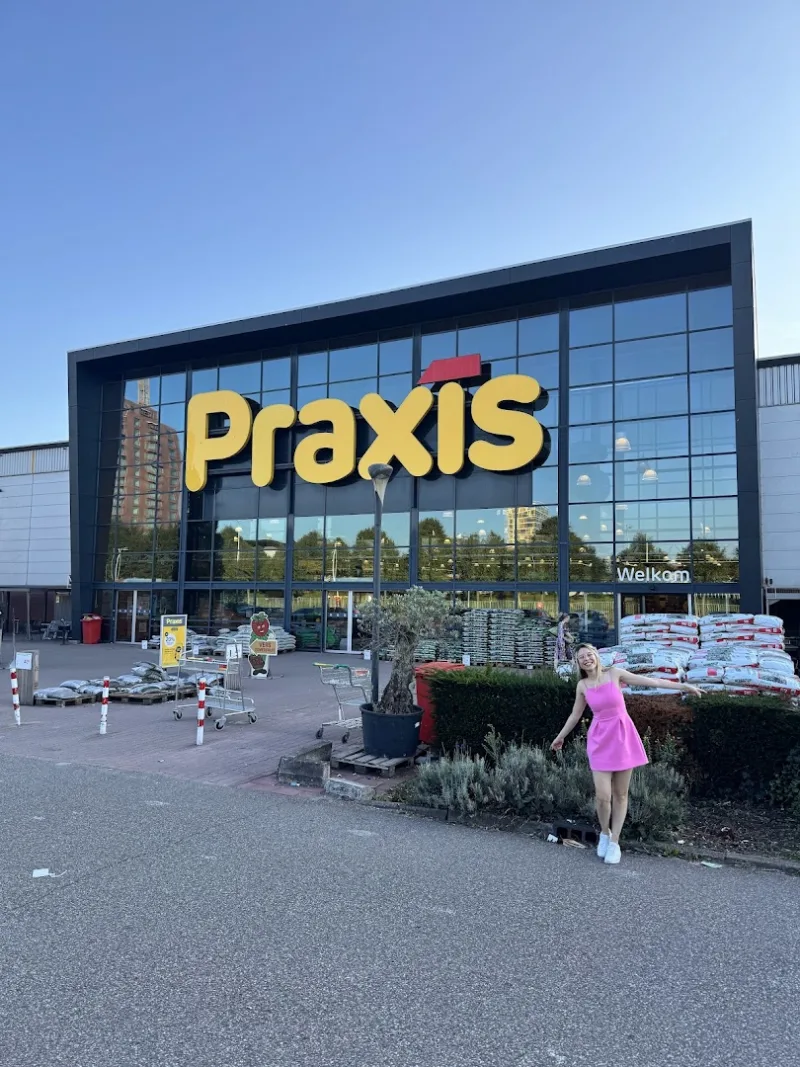 Amsterdam Zuidoost: Megastore & tuincentrum — foto 5