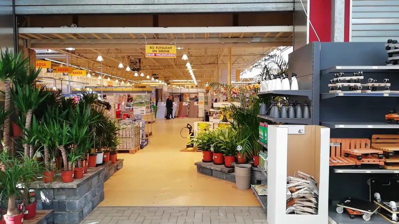 Assen: Megastore & tuincentrum — foto 5