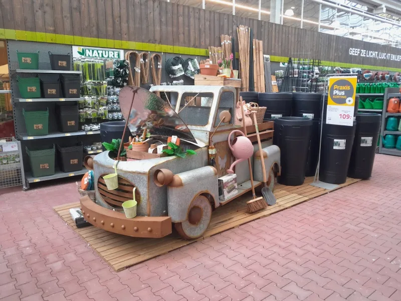 Beverwijk: Megastore & tuincentrum — foto 10