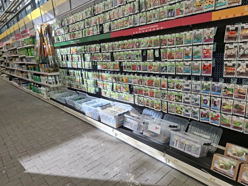 Nieuwegein: Megastore & tuincentrum — foto 8