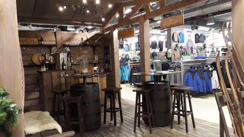 Roermond: Megastore — foto 5