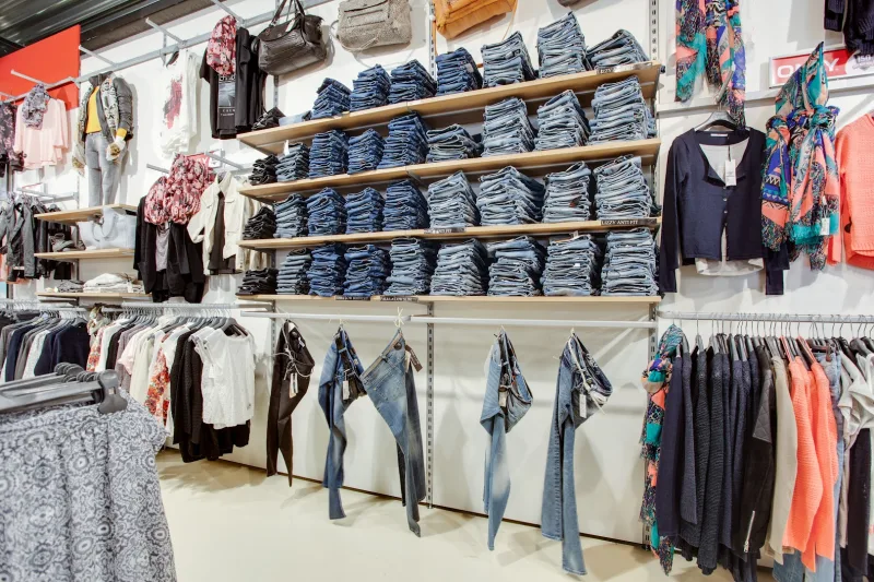 Roermond: Megastore — foto 9