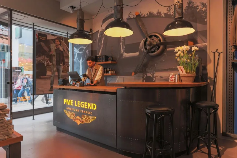 PME Legend Specialty Store Arnhem — foto 6
