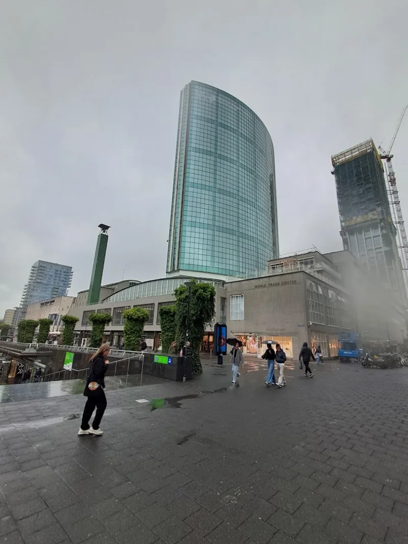Xenos Rotterdam Beurstraverse — foto 5