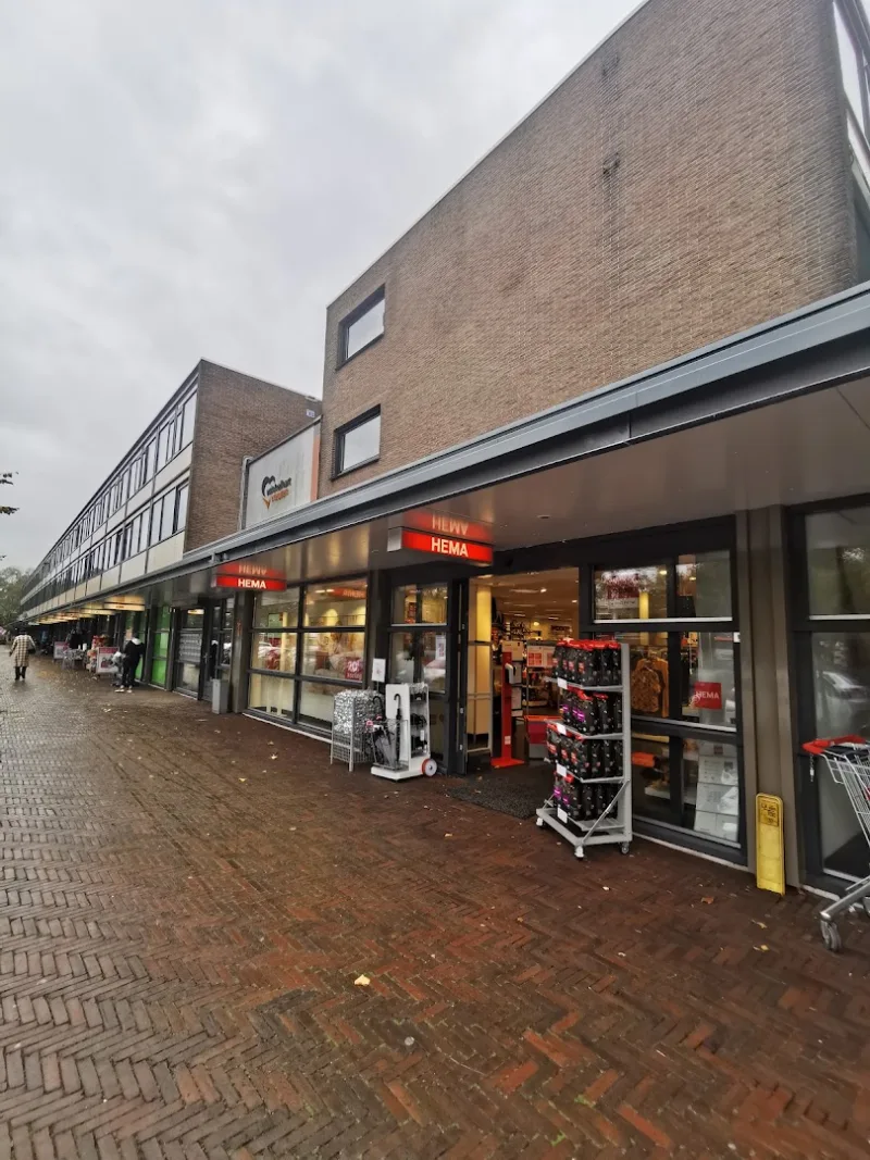 HEMA Vleuten — HEMA winkel voorkant bakstenen rij