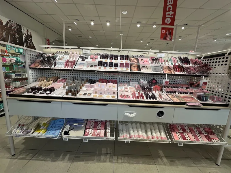 HEMA Vlissingen — Cosmetica en beauty producten uitstalling
