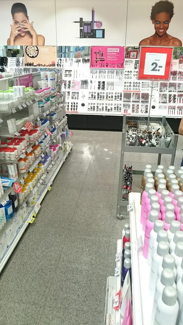 HEMA Voorschoten — HEMA cosmetica afdeling met verzorgingsproducten