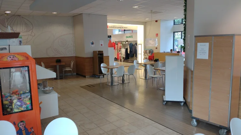 HEMA Weert — Winkelinterieur met kassa en ingang