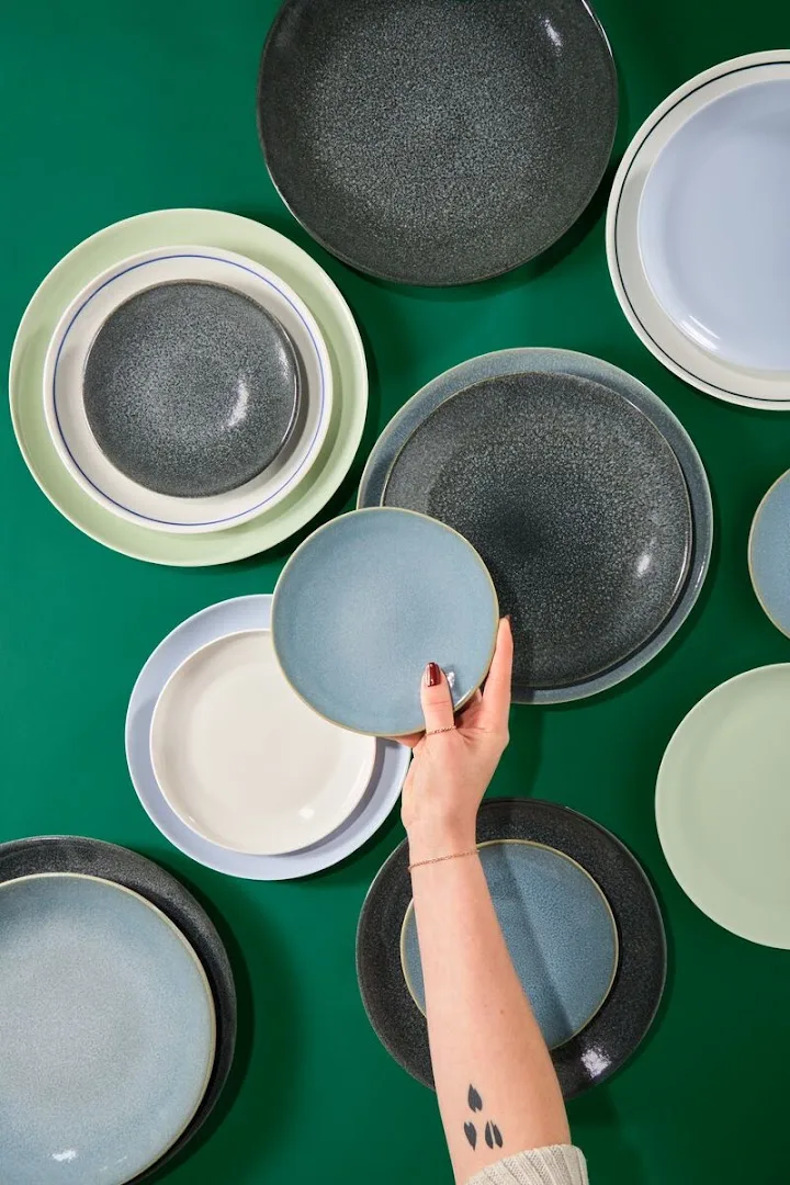HEMA Wijhe — Borden en servies in verschillende kleuren