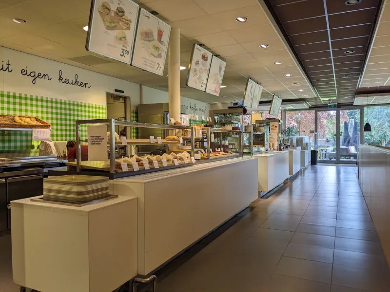 HEMA Winterswijk — Winkelinterieur met bakkerij en toonbank