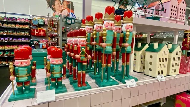HEMA Woudenberg — Kerstdecoratie en speelgoed display