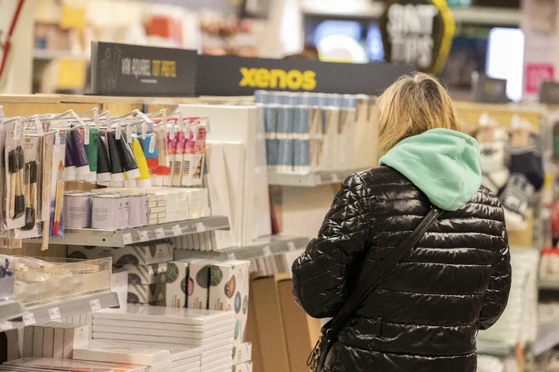 Xenos Goes — Feestartikelen en decoratie in display