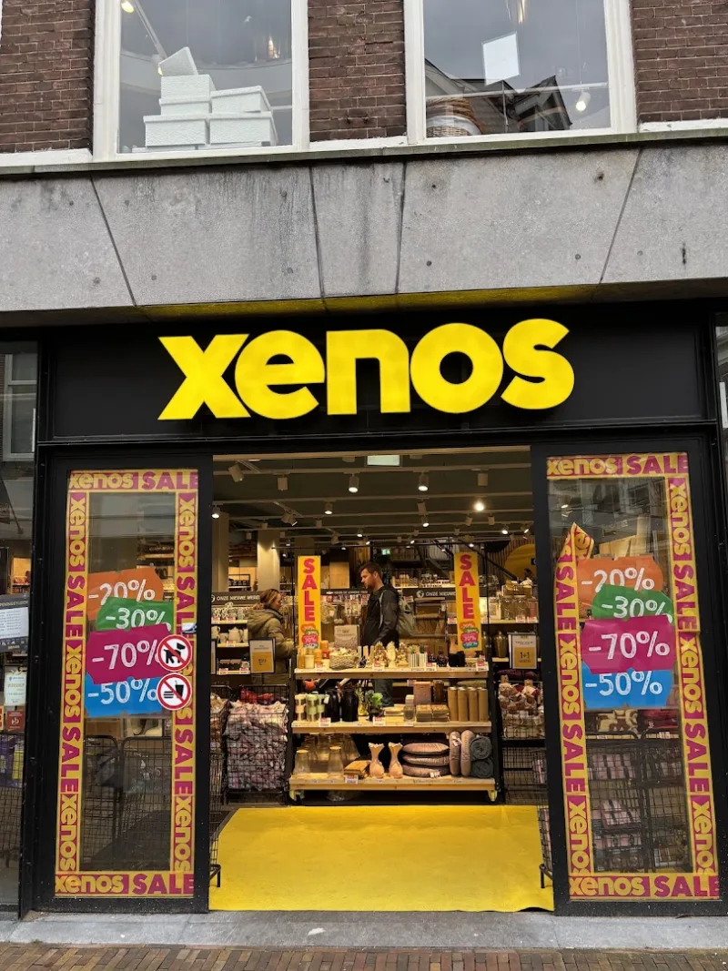 Xenos Gouda — Xenos gevel met promotionele decoratie