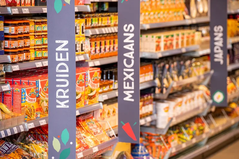 Xenos Heerlen Woonboulevard — Voedselschappen met kruiden en mexicaanse producten