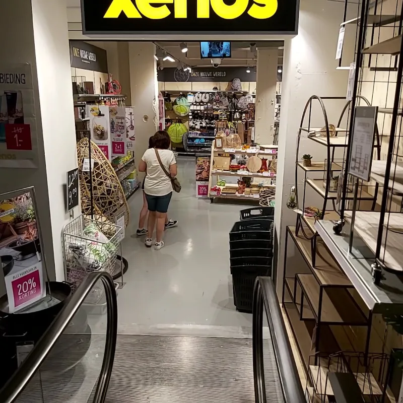 Xenos Rotterdam Binnenwegplein — foto 9