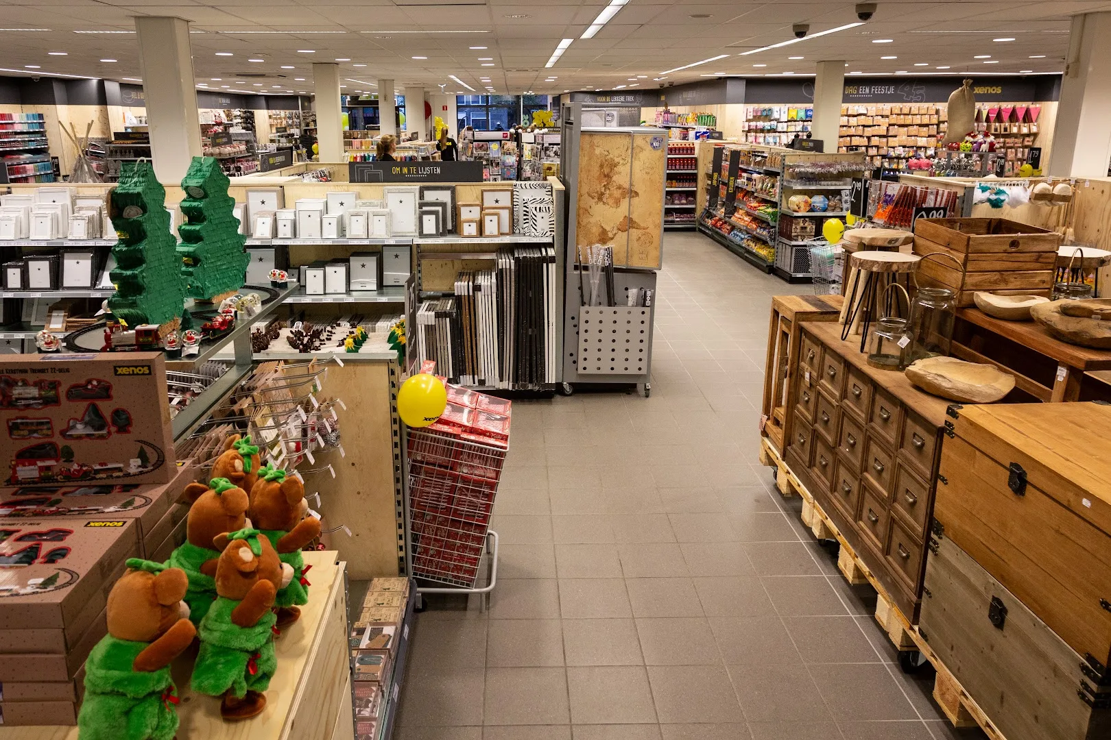 Xenos Sneek — foto 5