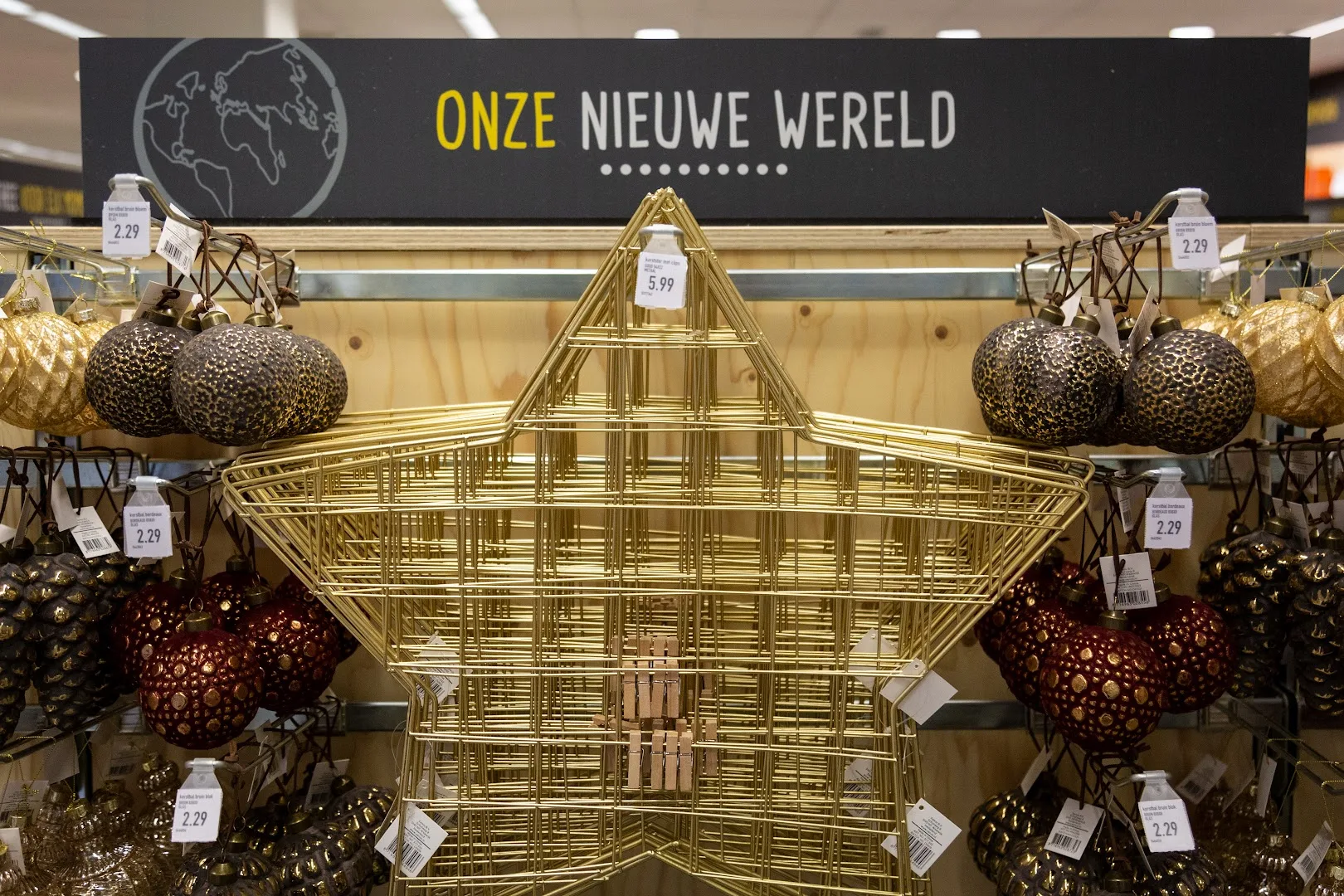 Xenos Sneek — foto 8