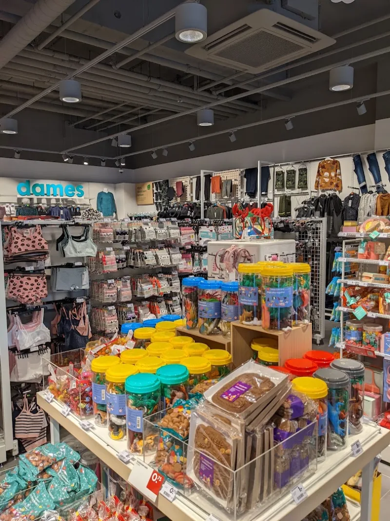 HEMA Amsterdam Bos en Lommerplein — foto 10